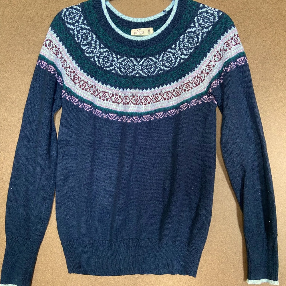 Hollister patterned sweater
